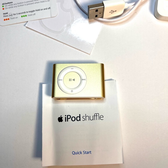 Apple Gold iPod Shuffle Gen 2 1GB with Minimalist Design - Picture 5 of 6